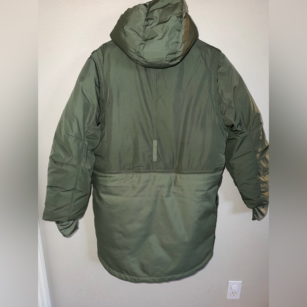 Universal Thread Green Puffer Jacket - Picture 2 of 6